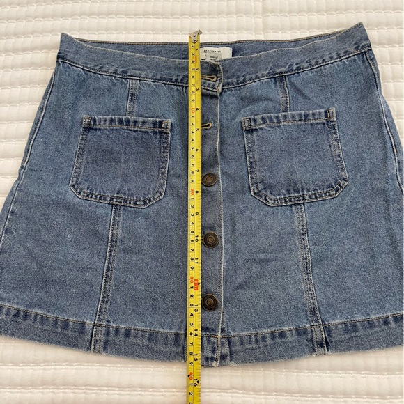 Forever 21 mini denim skirt - Picture 4 of 5